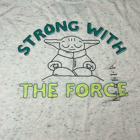 Star Wars Cream Green Baby Yoda Strong with the Force Graphic Tee Size S M L XXL - Picture 3 of 15